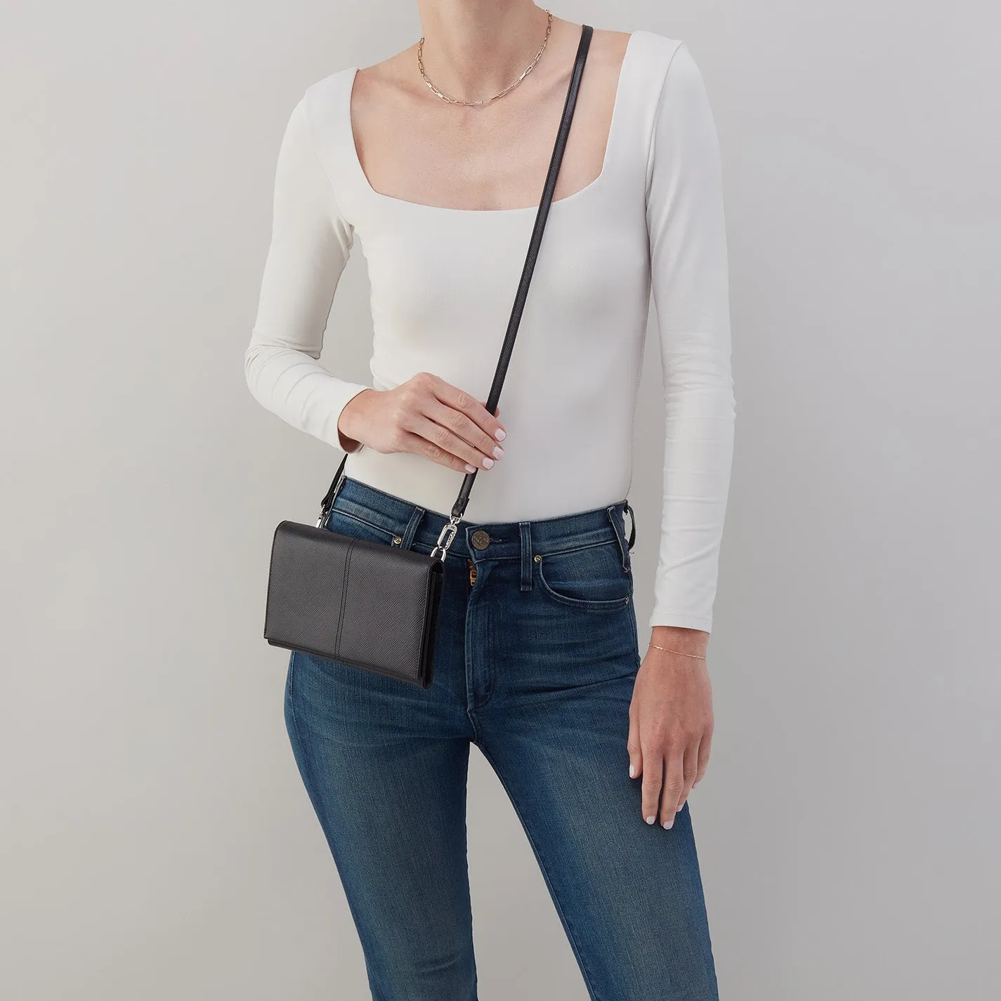 Essential Wallet Crossbody In Soft Saffiano Leather - Black