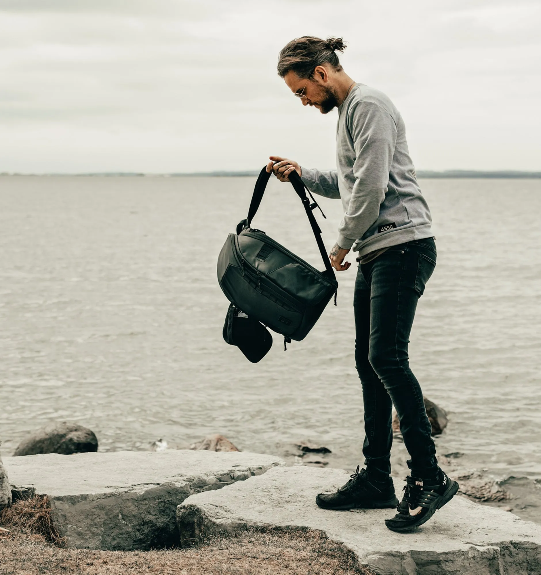 Nomatic McKinnon Camera Backpack 25L (with 2 Small Cubes)